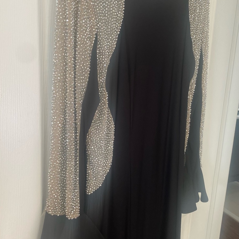 XSCAPE long colorblocked gown - Picture 2 of 7